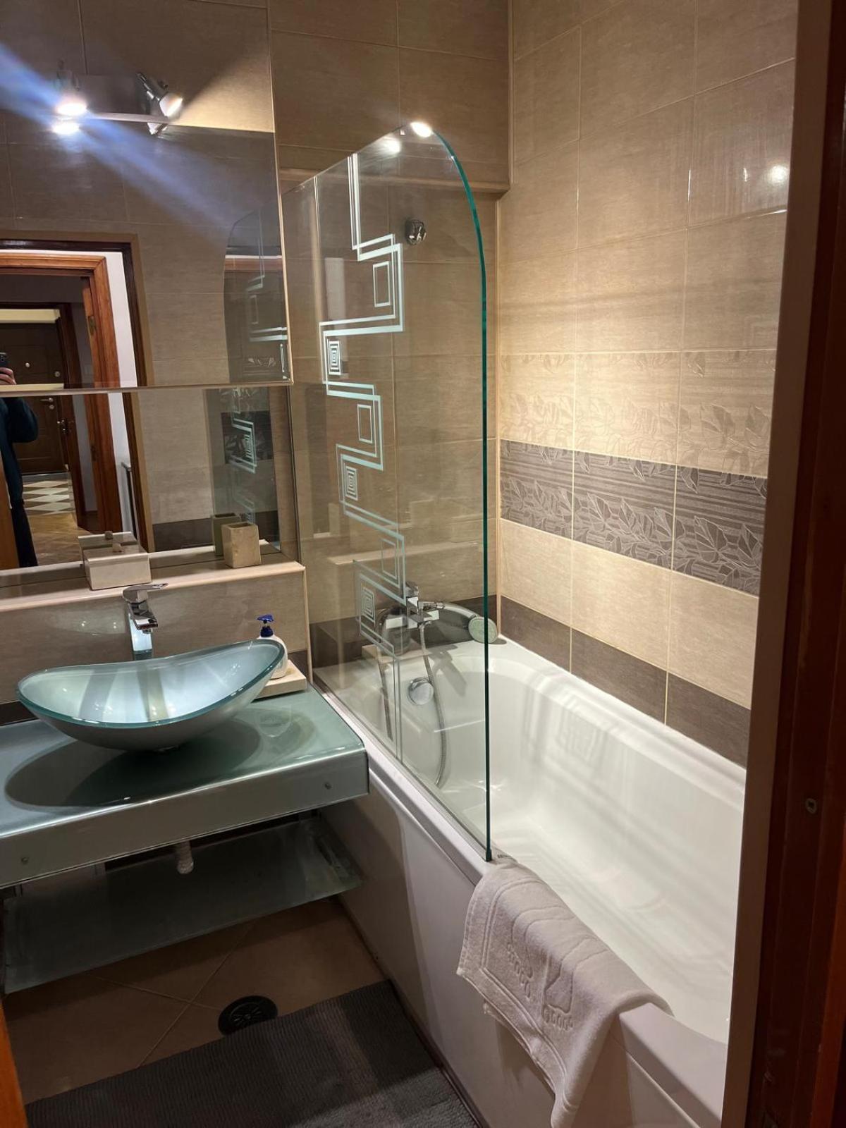 Romana 100 Sqm Deluxe Apartament Bucharest Exterior photo